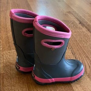 Bogs Kids gray classic matte snow boot sz 10